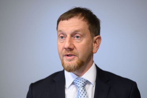 Sachsens Ministerpräsident Michael Kretschmer hält eine Entschuldigung von Arbeitsministerin Bärbel Bas wegen umstrittener Äußer