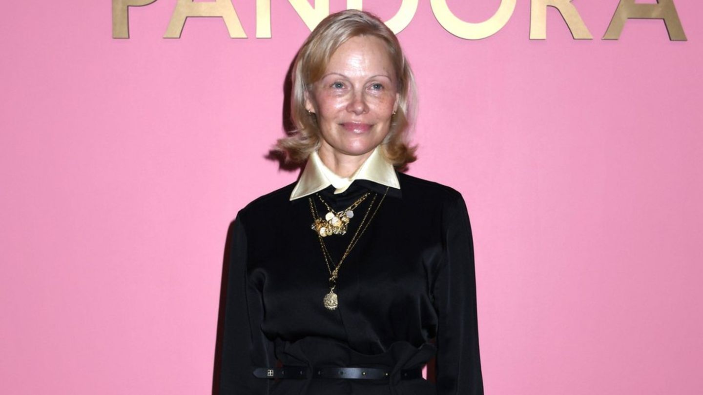 Pamela Anderson will sich wieder auf ihre finnischen Wurzeln bestimmen.