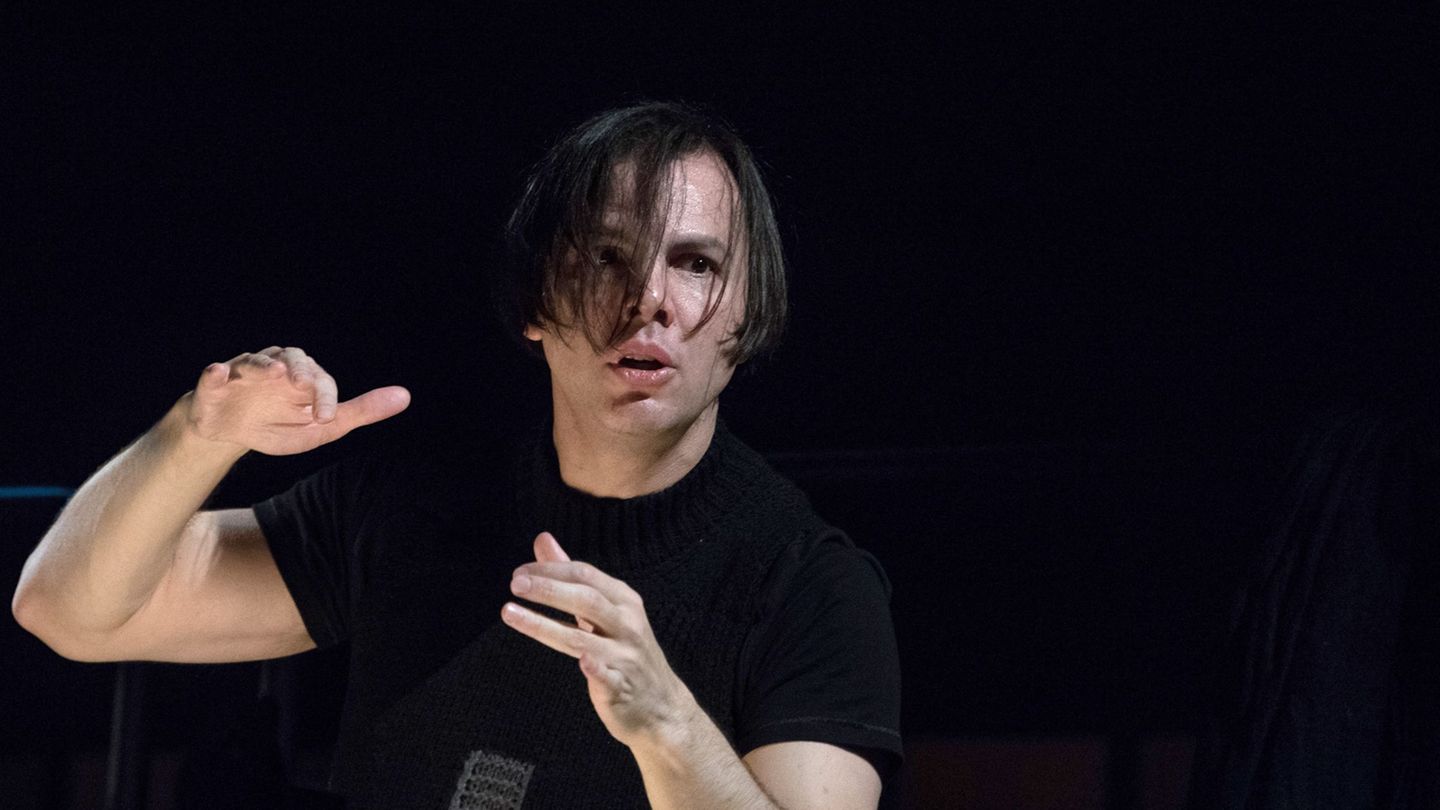 Teodor Currentzis dirigiert bei den Salzburger Festspielen 2026 die Bizet-Oper "Carmen". (Archivfoto) Foto: Sebastian Gollnow/dp