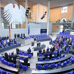Im Plenum des Bundestags entscheidet sich der Rentenstreit - und vielleicht auch die Zukunft der Koalition. (Archivbild) Foto: E