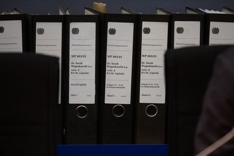 Das Bündnis Sahra Wagenknecht hat sehr viel Material für die Einsprüche gegen das Ergebnis der Bundestagswahl zusammengetragen.