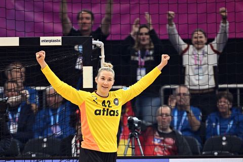 Torhüterin Katharina Filter überragt beim Viertelfinal-Einzug. Foto: Federico Gambarini/dpa