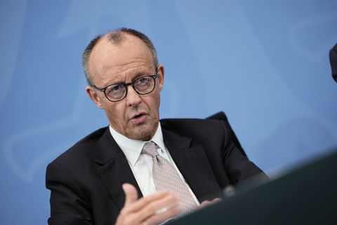 Merz zeigt sich zuversichtlich für die Abstimmung am Freitag. Foto: Michael Kappeler/dpa