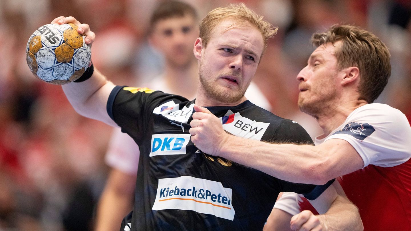 Nationalspieler Matthes Langhoff war bester Werfer der Füchse bei Kolstad. (Archivbild) Foto: Bo Amstrup/Ritzau Scanpix Foto/dpa