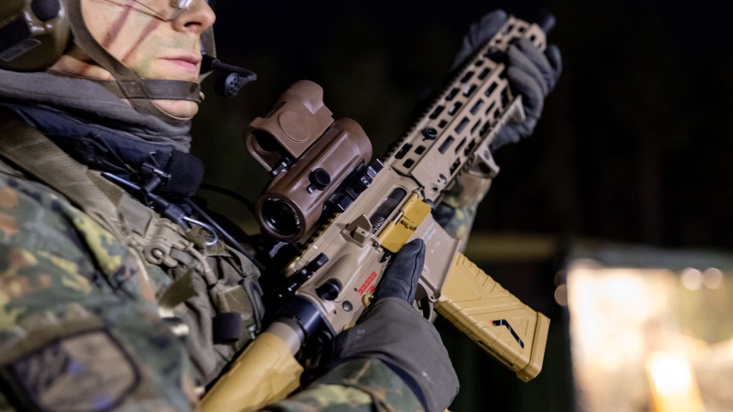 Bundeswehr erhält neues Sturmgewehr G95 Foto: Daniel Karmann/dpa