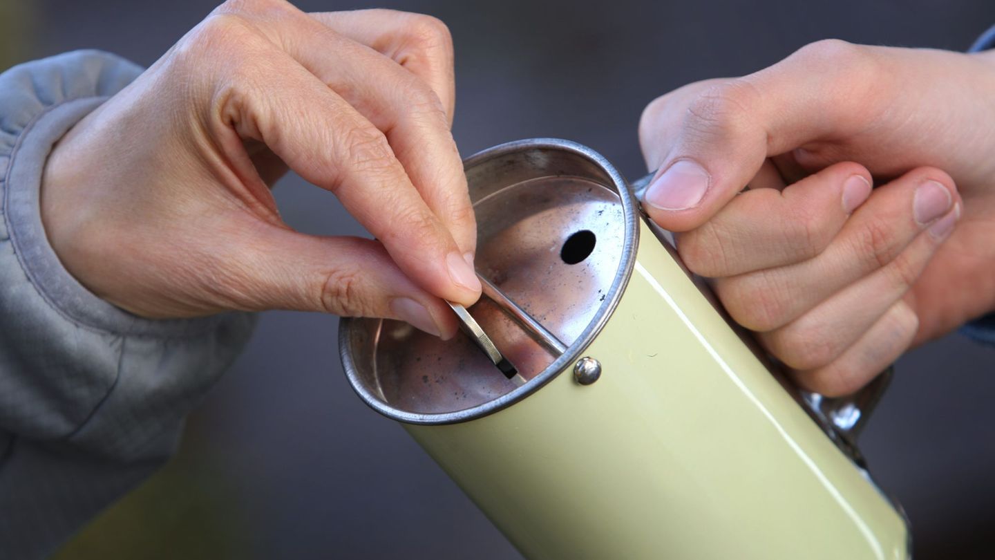Beim Spenden sind viele in der Weihnachtszeit schneller dabei. (Symbolbild) Foto: Karl-Josef Hildenbrand/dpa