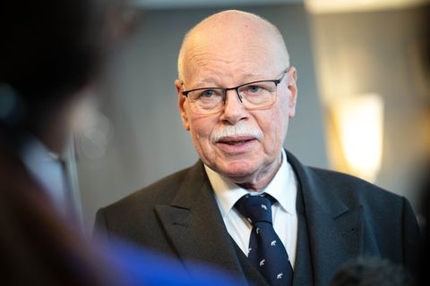 Aus Sicht des langjährigen Bremer Innensenators Ulrich Mäurer (SPD) lohnt sich Hartnäckigkeit. Foto: Sina Schuldt/dpa