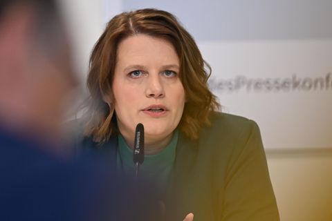 Niedersachsens Kultusministerin Julia Willie Hamburg warnt vor Schulstreiks oder Unterrichtsboykott. (Archivbild) Foto: Shireen