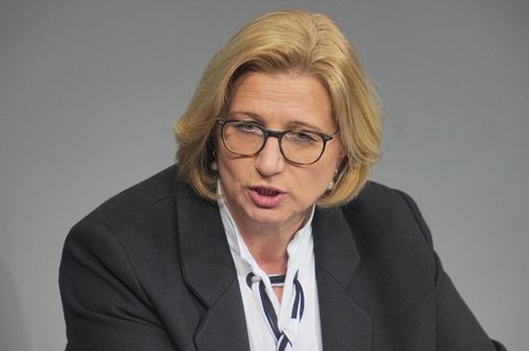 Die saarländische Ministerpräsidentin Anke Rehlinger (SPD) kritisiert die Union in einem Interview. (Archivbild) Foto: Michael K