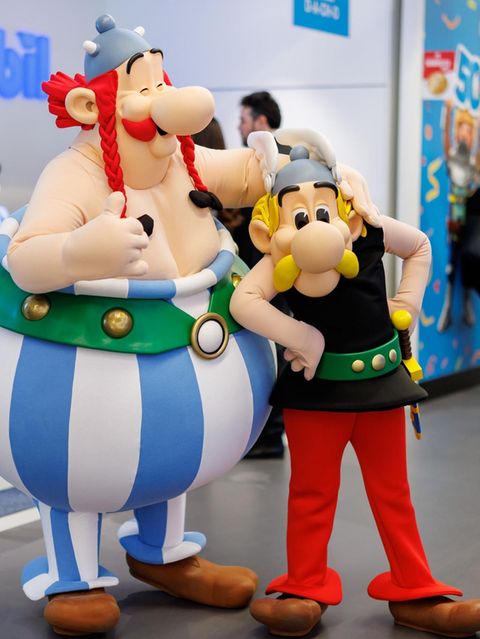 Der französische Verlag hinter den Asterix-Comics verklagt eine polnische Rüstungsfirma. Diese will Waffen und Munition unter der Marke Obelix verkaufen, also dem Namen des für seine handfeste Schlagfertigkeit berühmten Asterix-Kumpels. Der Verlag hat die Marke Obelix für Bücher, Spiele oder Kleidungsstücke schützen lassen und fürchtet Rufschädigung. Das Europäische Markenamt hingegen erlaubte die Obelix-Waffen, da die Produkte nicht ähnlich genug seien. Nun wird der Fall vor dem EuGH verhandelt