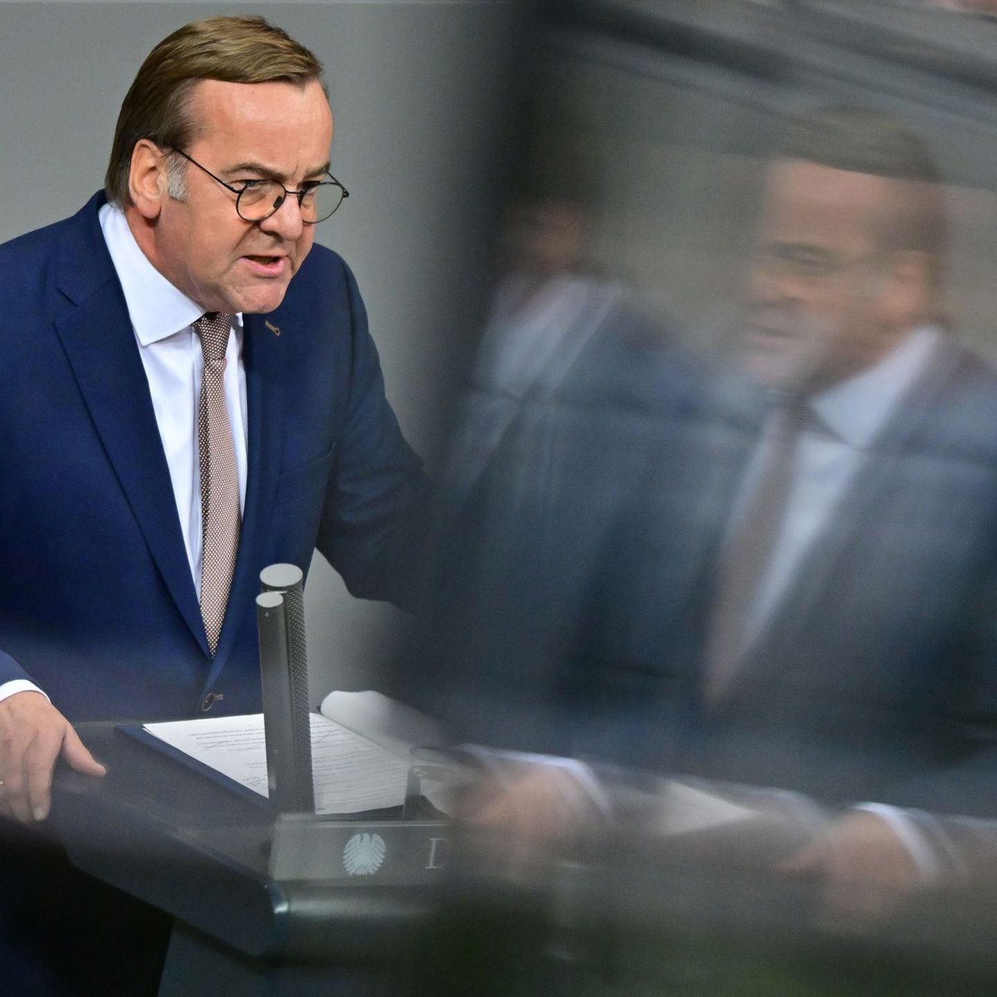 Verteidigungsminister Pistorius warb vor der Abstimmung im Bundestag für das neue Wehrdienstgesetz. Foto: Sebastian Christoph Go