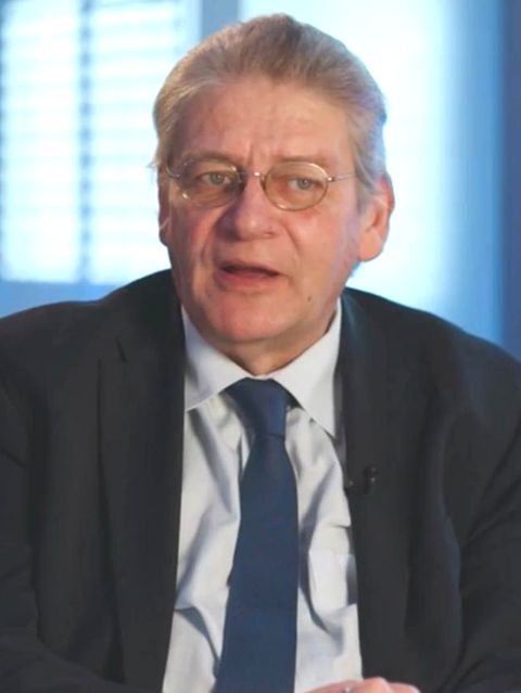 "Er bleibt mein Sohn": Vater erlebt Prozess gegen mutmaßlichen Mehrfachmörder