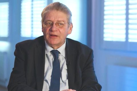 "Er bleibt mein Sohn": Vater erlebt Prozess gegen mutmaßlichen Mehrfachmörder