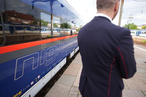Mit dem Nachtzug kommt man von Hamburg ins europäische Ausland. (Symbolbild) Foto: Marcus Brandt/dpa
