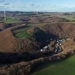 Die an der A45 bei Olpe entdeckten Hände gehören zu einer Leiche, die in einem Waldstück bei Monreal entdeckt wurden