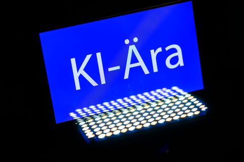 "KI-Ära" ist das Wort des Jahres - Unternehmen in Sachsen-Anhalt sind noch zögerlich beim Einsatz. (Symbolbild) Foto: Robert Mic