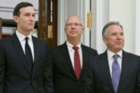 Dmitrijew (Mitte) mit Kushner (l.) und Witkoff