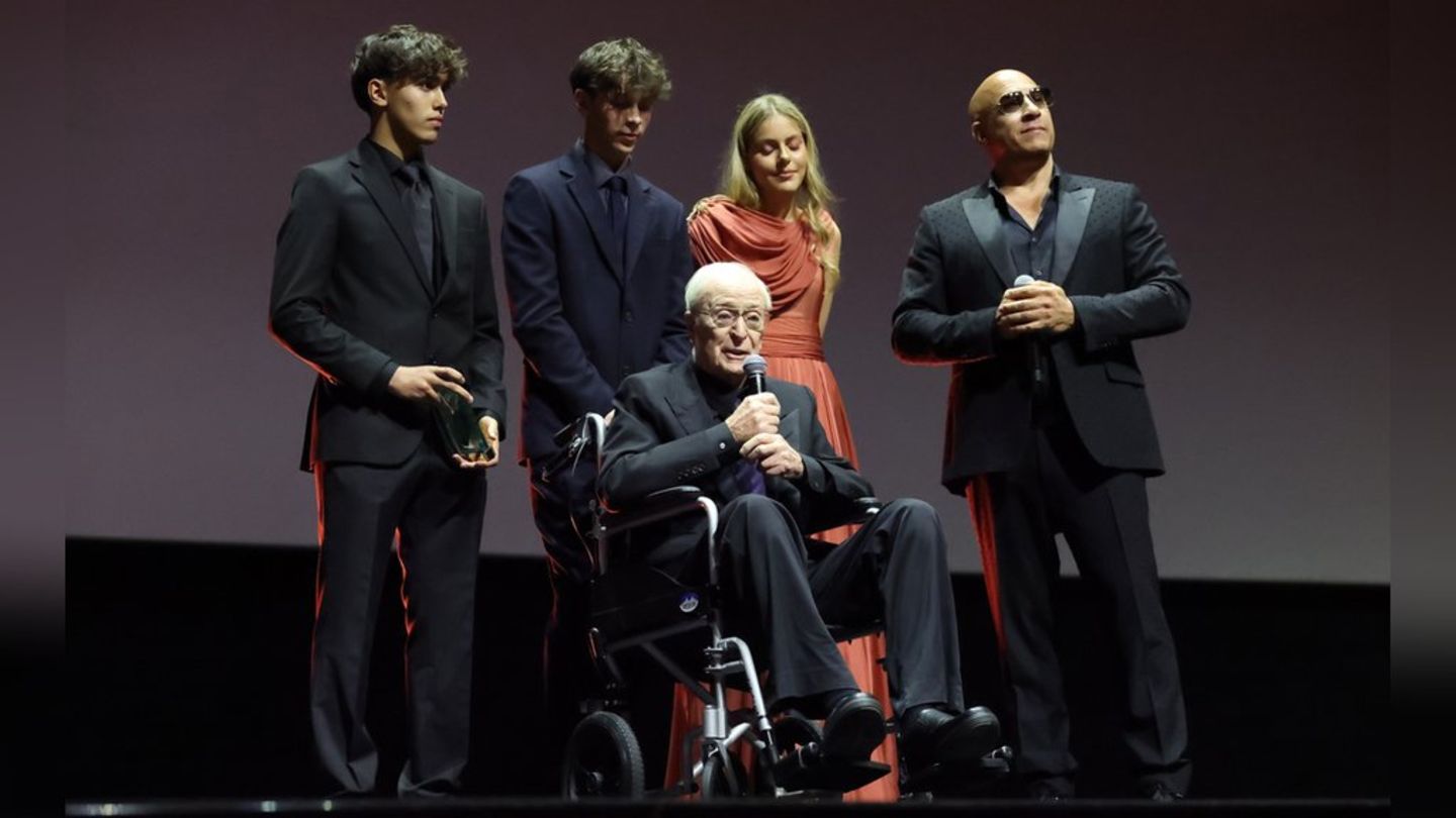 Michael Caine (Mitte) mit Vin Diesel (r.) und seinen Enkelkindern.