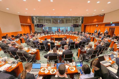 Die Ministerpräsidenten der Länder am Donnerstag im Bundeskanzleramt