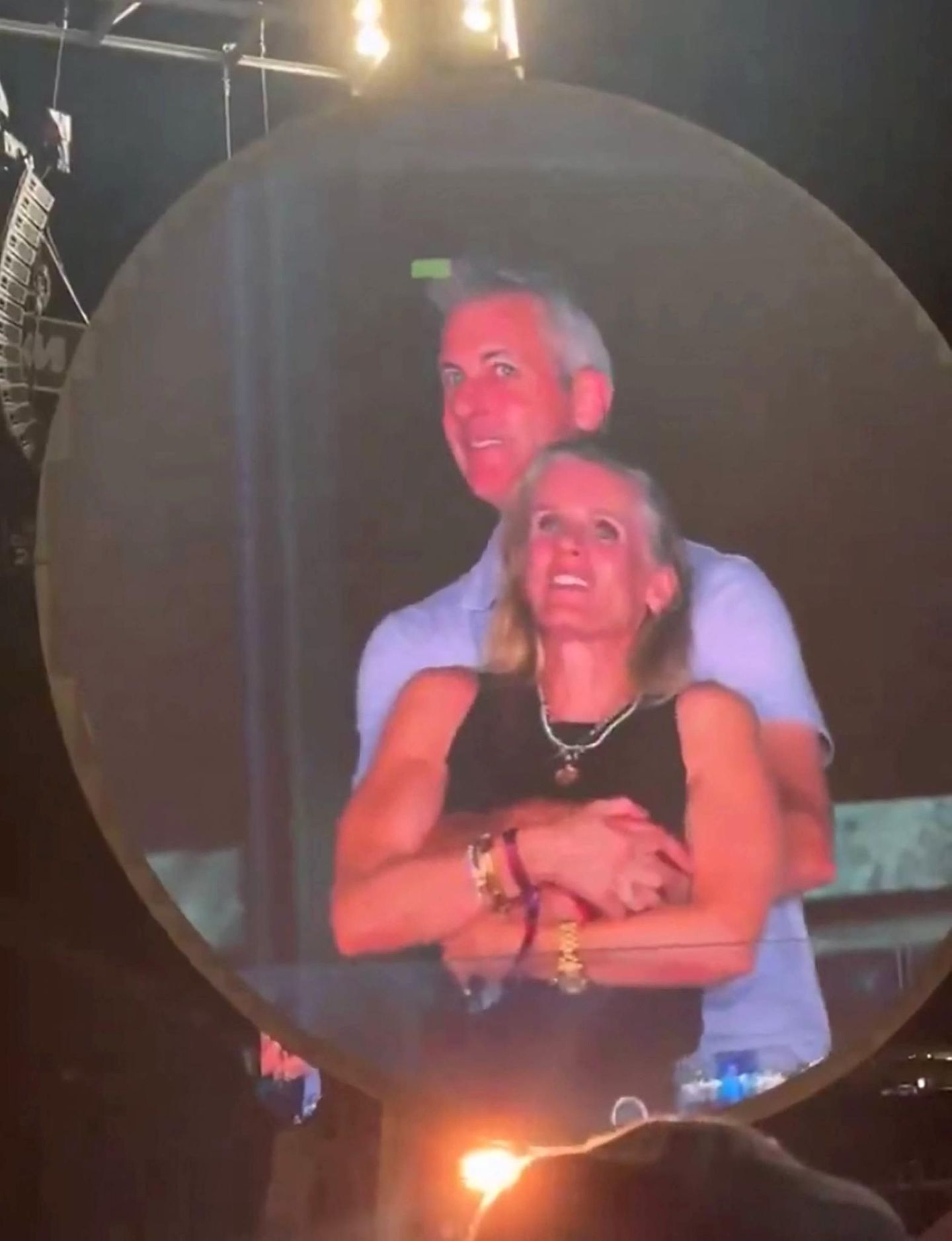 Andy Byron, CEO, Rücktritt nach Kiss-Cam-Affäre bei Coldplay-Konzert. Wer konnte auch ahnen, dass da Kameras sind?