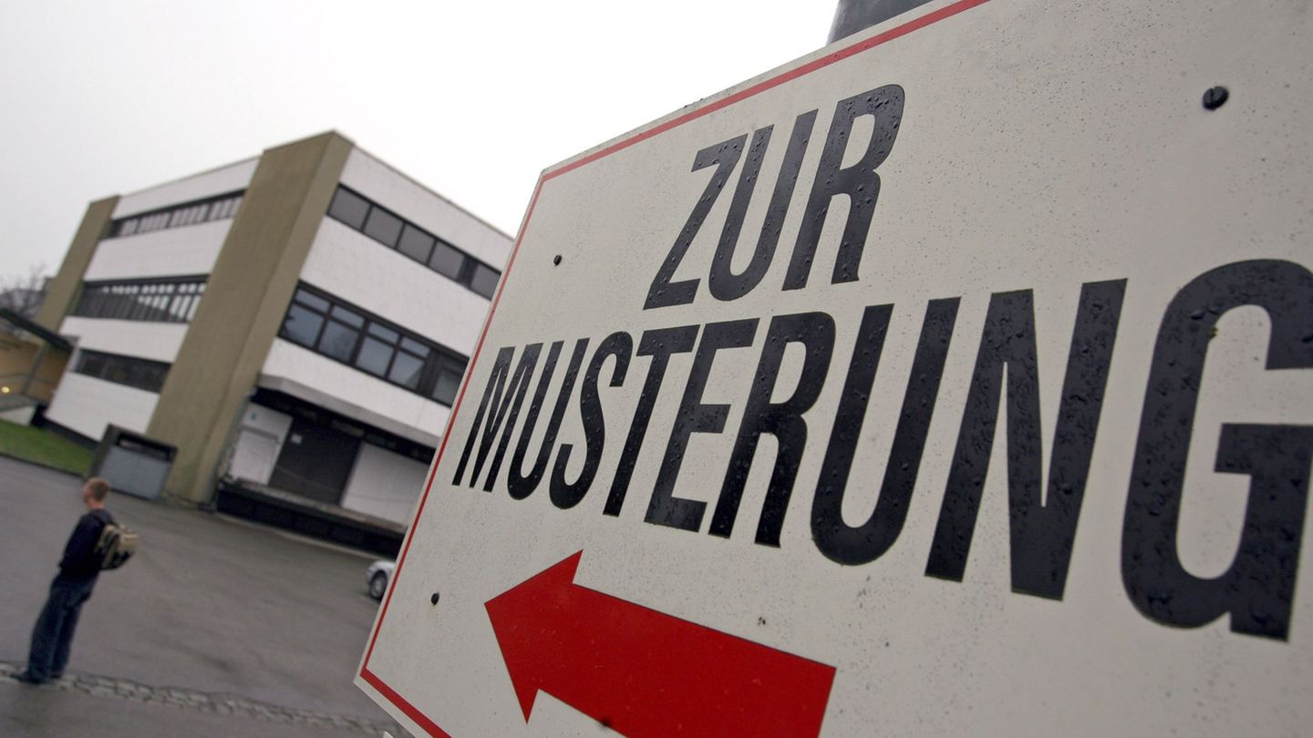 Das Thema Musterung könnte bald wieder zum Leben junger Männer dazugehören. (Symbolfoto) Foto: Karl-Josef Hildenbrand/dpa