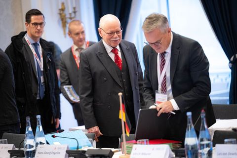 Gewalt im Fußball war eines der Themen der Innenministerkonferenz in Bremen. Foto: Sina Schuldt/dpa