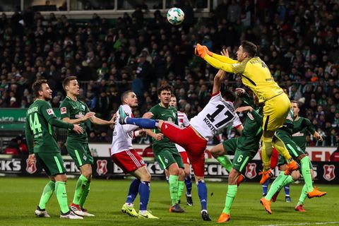 Das letztmalige Nord-Derby in der Bundesliga im Jahr 2018. Foto: Christian Charisius/dpa