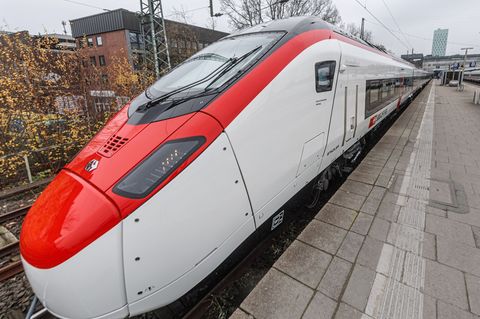 Der Hochgeschwindigkeitszug "Giruno" fährt zwischen Hamburg und Basel. Foto: Markus Scholz/dpa