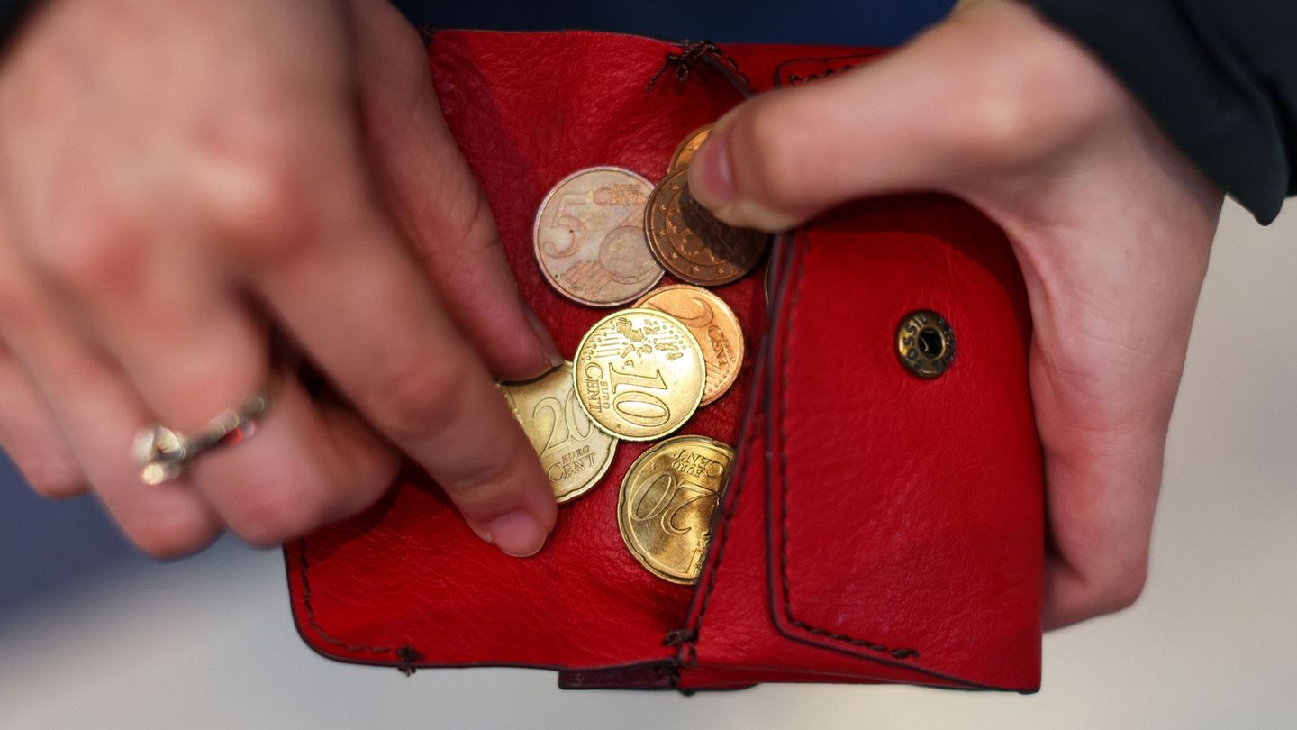 In Thüringen arbeiteten im April 2025 rund 146.000 Menschen im Niedriglohnsektor. (Symbolbild) Foto: Jan Woitas/dpa