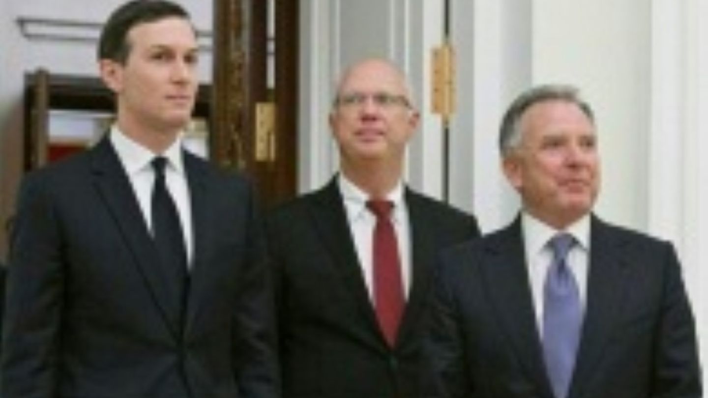 Dmitrijew (Mitte) mit Kushner (l.) und Witkoff