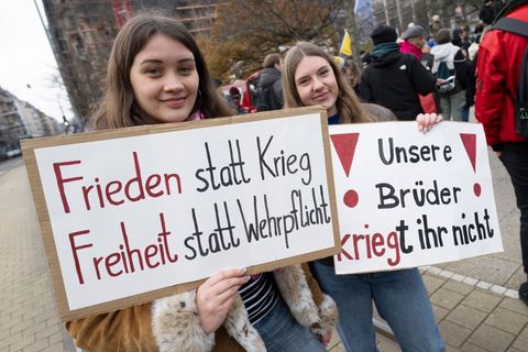 Der Bundestag hat am Freitag für die Reform der Wehrpflicht gestimmt. Foto: Boris Roessler/dpa