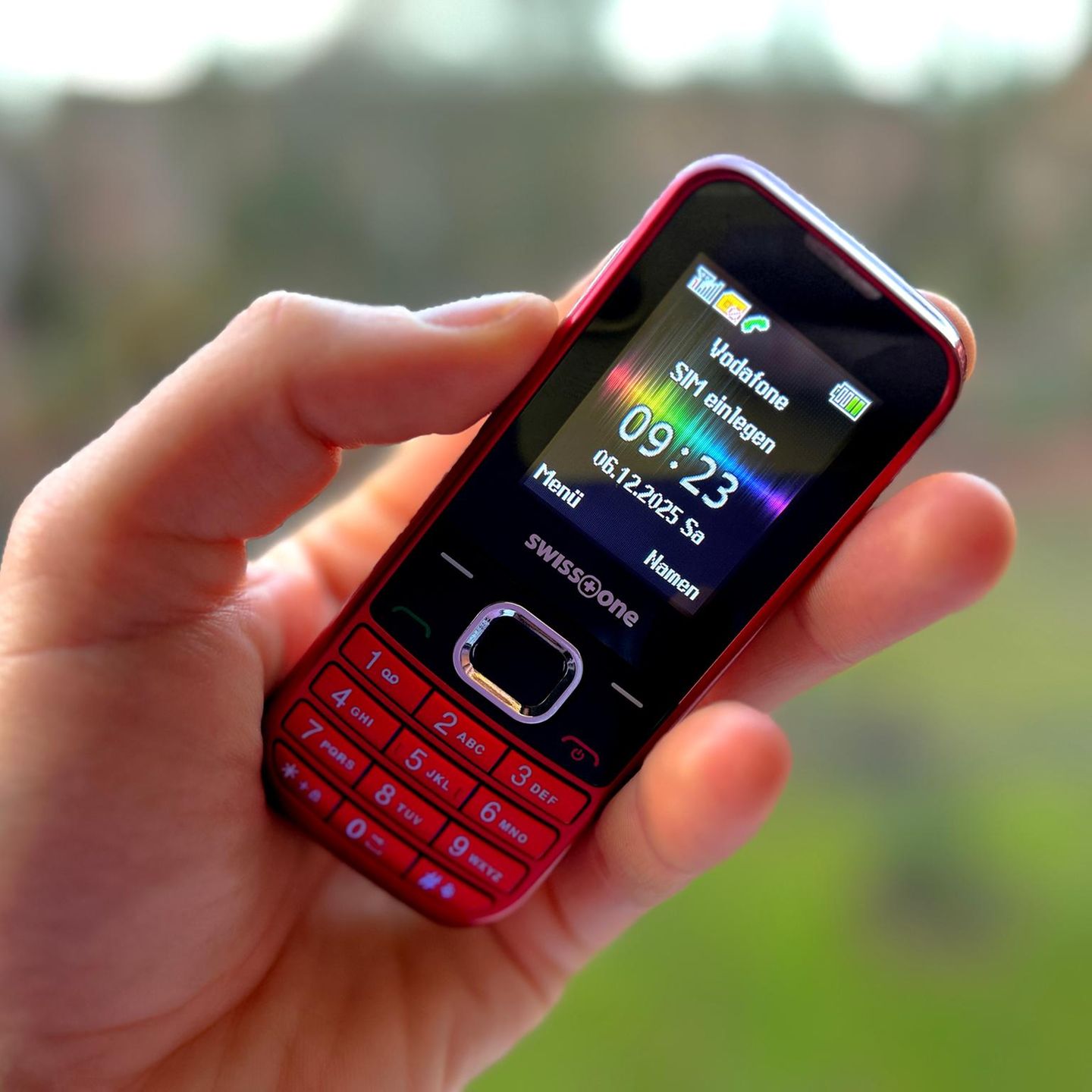 Digital Detox: Das Dumbphone in der Hand des Redakteurs