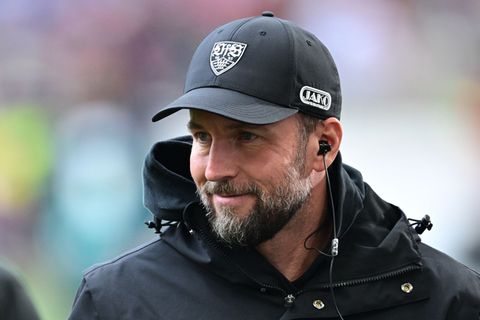 Sebastian Hoeneß freut sich auf das Kräftemessen am Samstag mit dem FC Bayern. Foto: Bernd Weißbrod/dpa