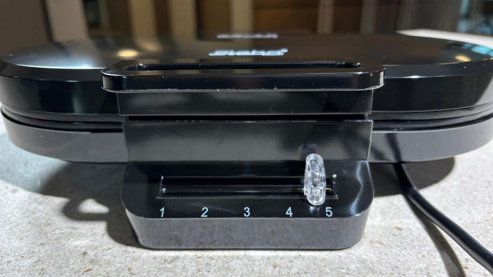 Zwei Waffeln auf einen Streich: Das Steba Doppel-Waffeleisen