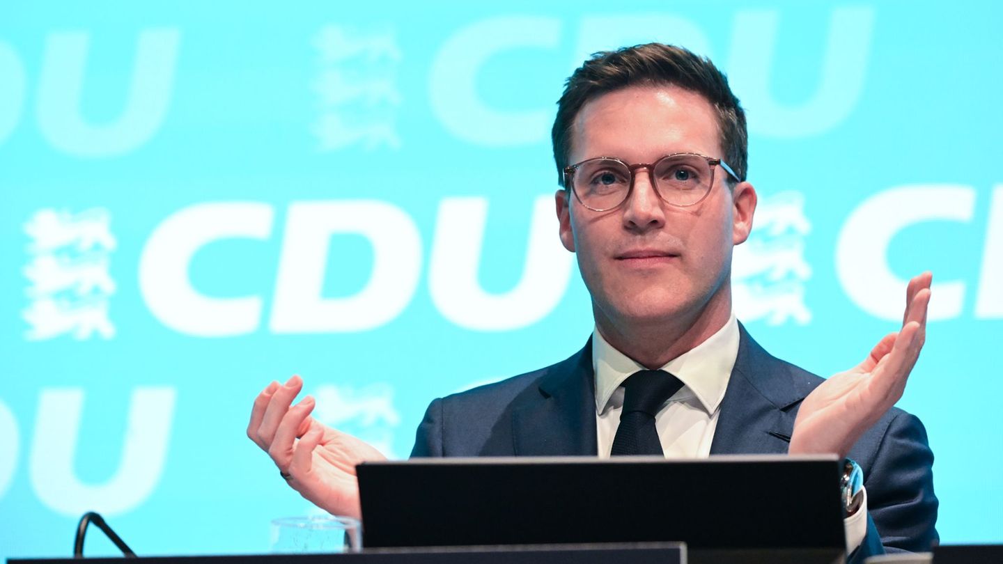 Kurz vor der heißen Phase des Landtagswahlkampfs bringt sich die baden-württembergische CDU mit Spitzenkandidat Hagel in Stellun