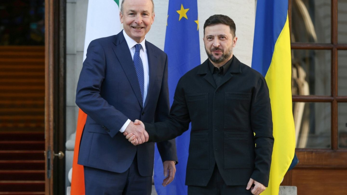 Selenskyj (r.) und Premier Martin am Montag in Dublin