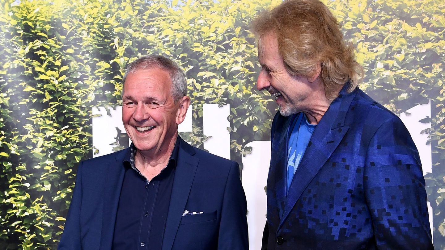 Die beiden Moderatoren Fritz Egner und Thomas Gottschalk verbindet eine lange Freundschaft. (Archivbild) Foto: Britta Pedersen/d