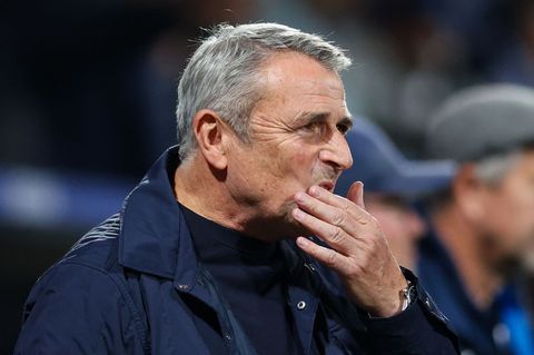 Allofs denkt nicht an vorzeitigen Rückzug. Foto: Christoph Reichwein/dpa