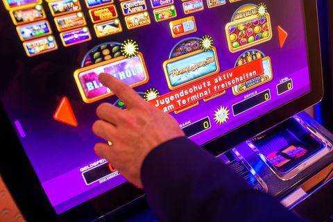 Wo bisher zwei Spielhallen unter einem Dach betrieben werden, darf bald nur noch eine bleiben. (Symbolbild) Foto: Klaus-Dietmar