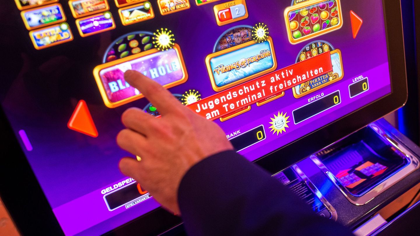 Wo bisher zwei Spielhallen unter einem Dach betrieben werden, darf bald nur noch eine bleiben. (Symbolbild) Foto: Klaus-Dietmar