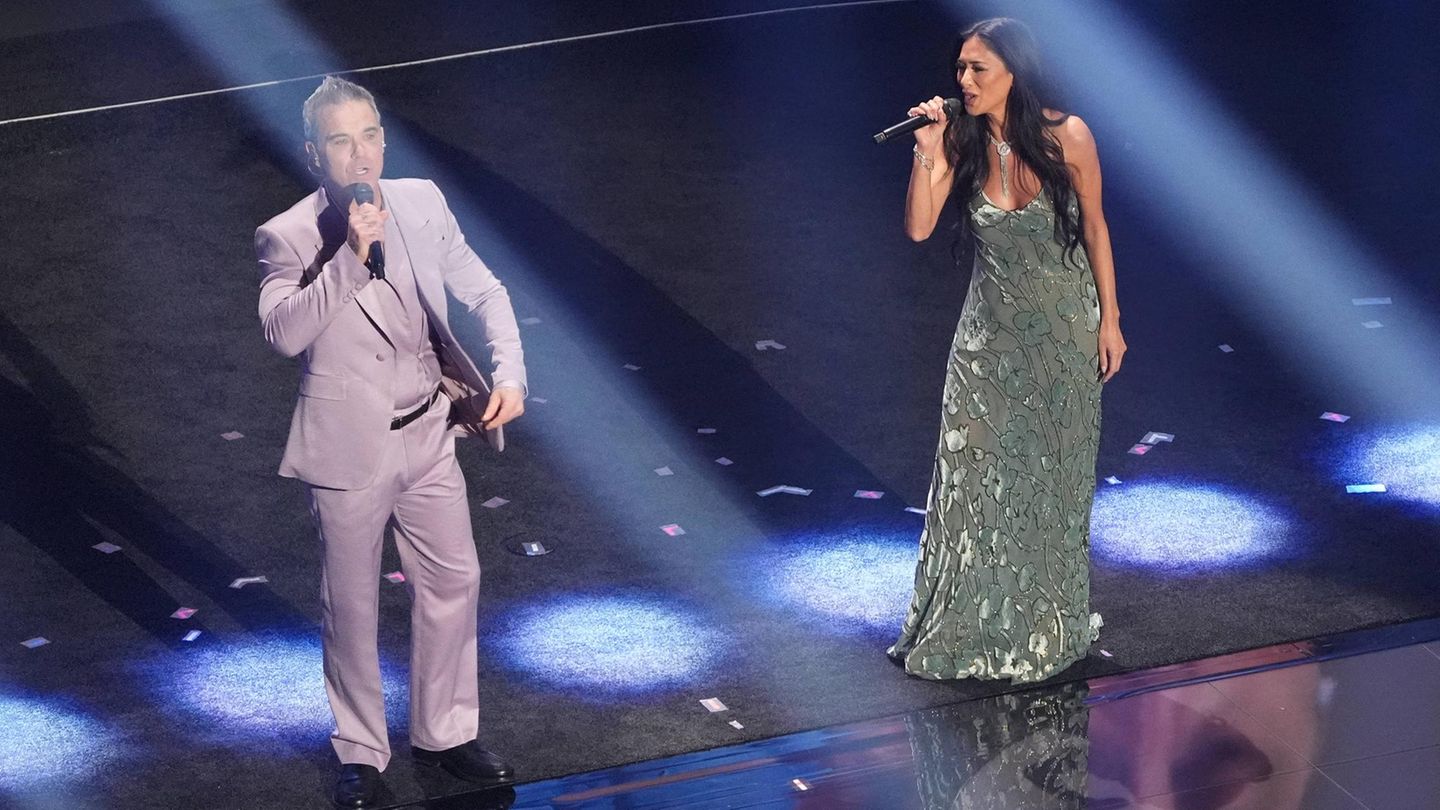 Den offiziellen WM-Song gaben Robbie Williams und Nicole Scherzinger zum Besten