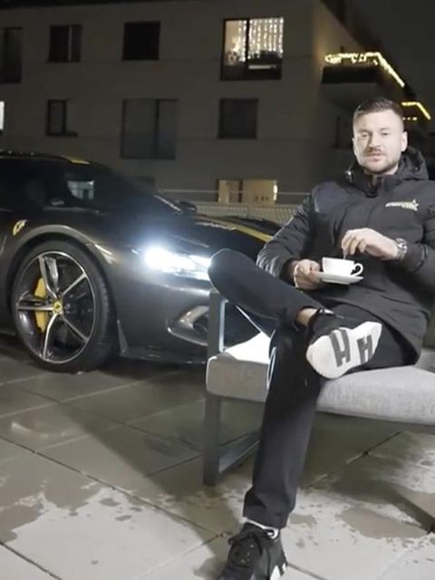 Mann parkt 300.000 Euro Ferrari auf Balkon – wegen Parkplatznot