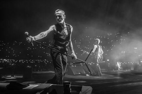 Depeche Mode spielten 2023 drei ausverkaufte Konzerte in Mexiko-Stadt – ein Erlebnis, das in einem eigenen Film festgehalten wurde.