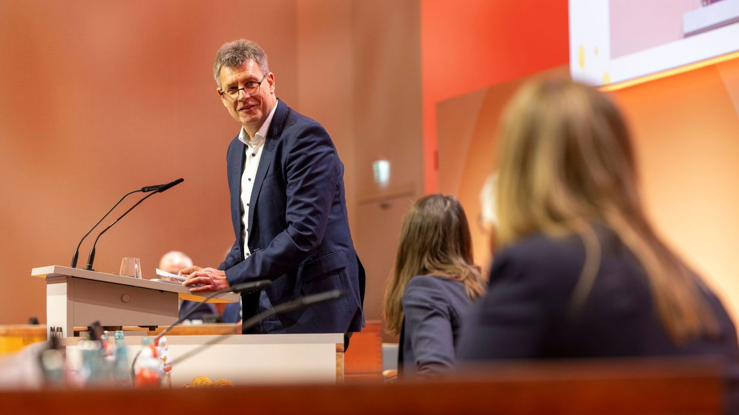 Aus Sicht von Präsident Thomas Weikert steht der DOSB geschlossen hinter einer Olympia-Bewerbung - egal, welcher Kandidat es am