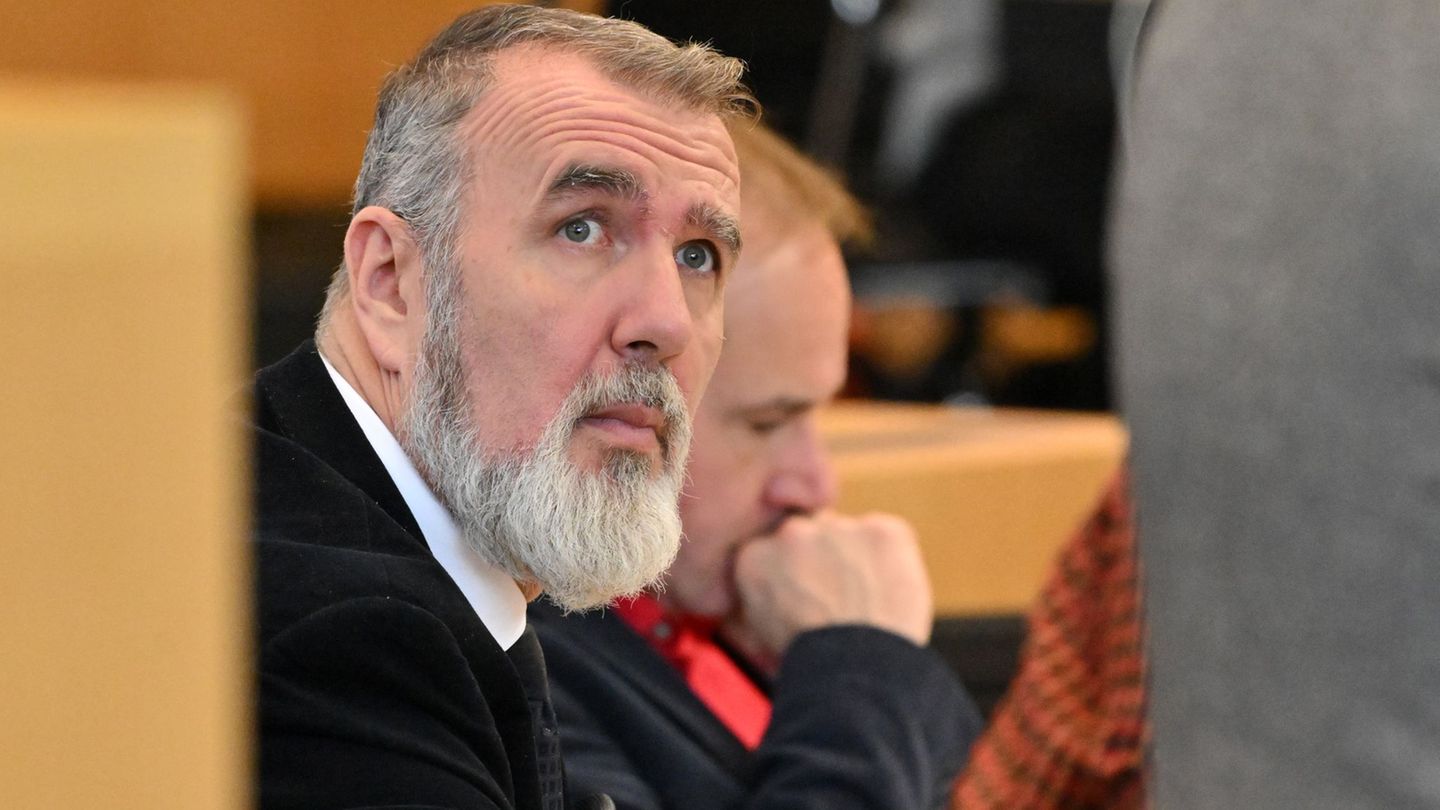 Der BSW-Politiker Steffen Schütz wendet sich gegen Kritik in den eigenen Reihen. (Archivbild) Foto: Martin Schutt/dpa