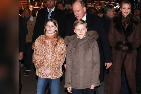 Die Fürstenfamilie von Monaco bei der Eröffnung.