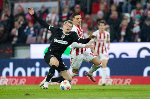 Kölns Said El Mala (r) hatte die erste gute Chance der Partie. Foto: Rolf Vennenbernd/dpa