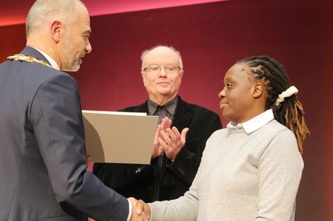 Weimarer Menschenrechtspreis geht an afrikanische Frauenrechtlerin. Foto: Bodo Schackow/dpa
