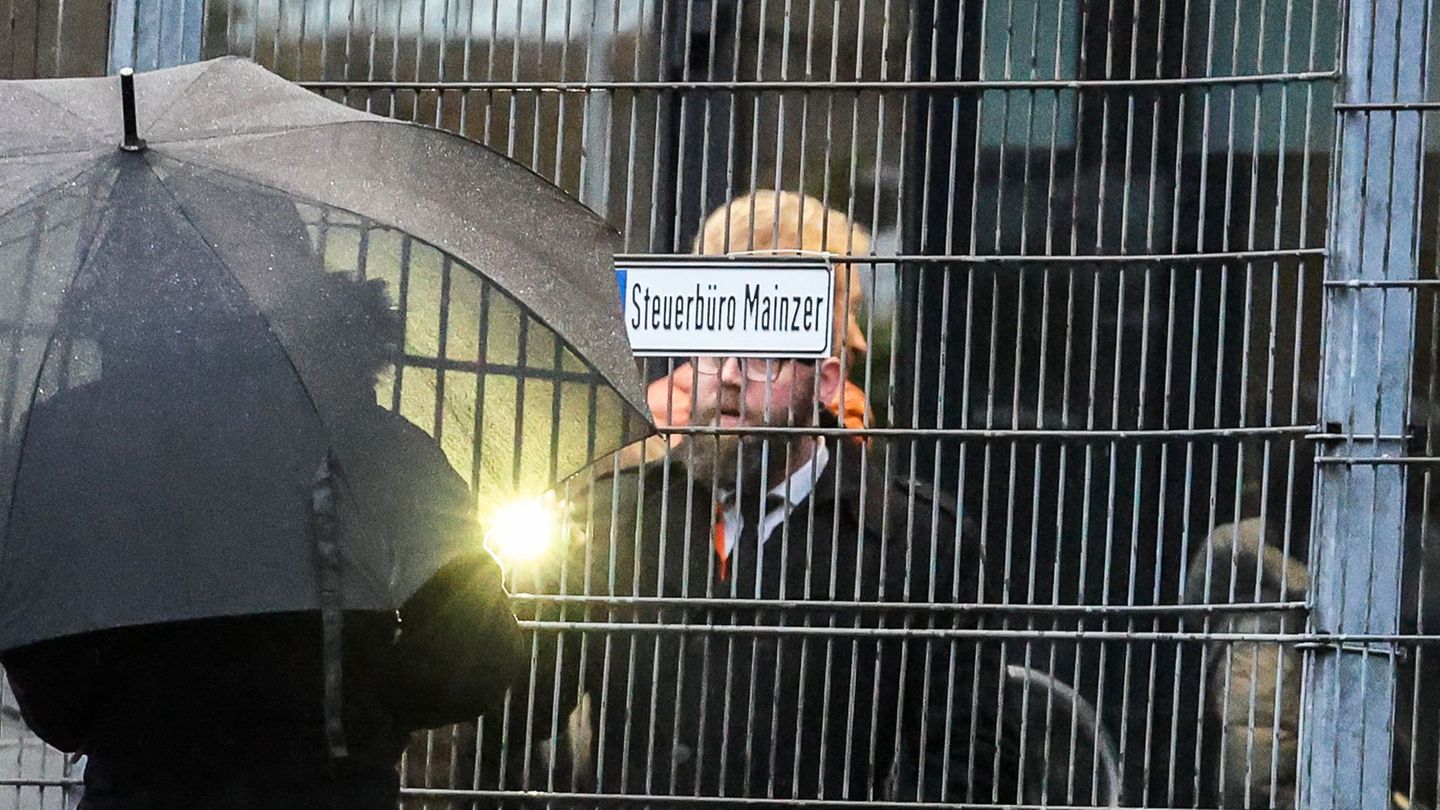 Fernsehen-Thomas-Gottschalk-am-TV-Studio-eingetroffen