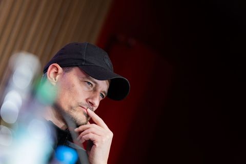Alexander Blessin äußerte auf der Pressekonferenz nach dem Spiel in Köln deutliche Kritik. Foto: Rolf Vennenbernd/dpa